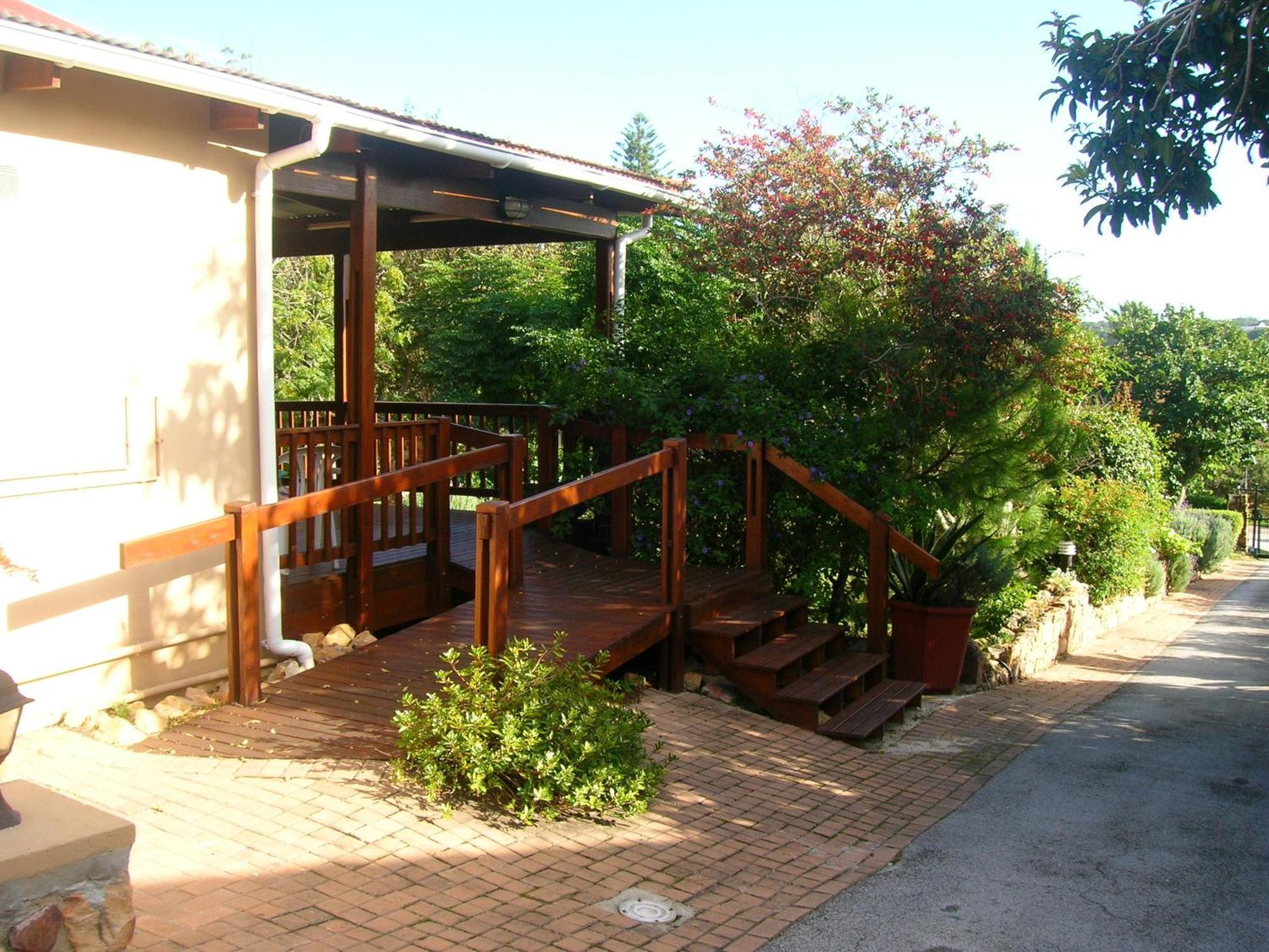 Dempsey'S Self-Catering Guest House Port Elizabeth Exterior photo