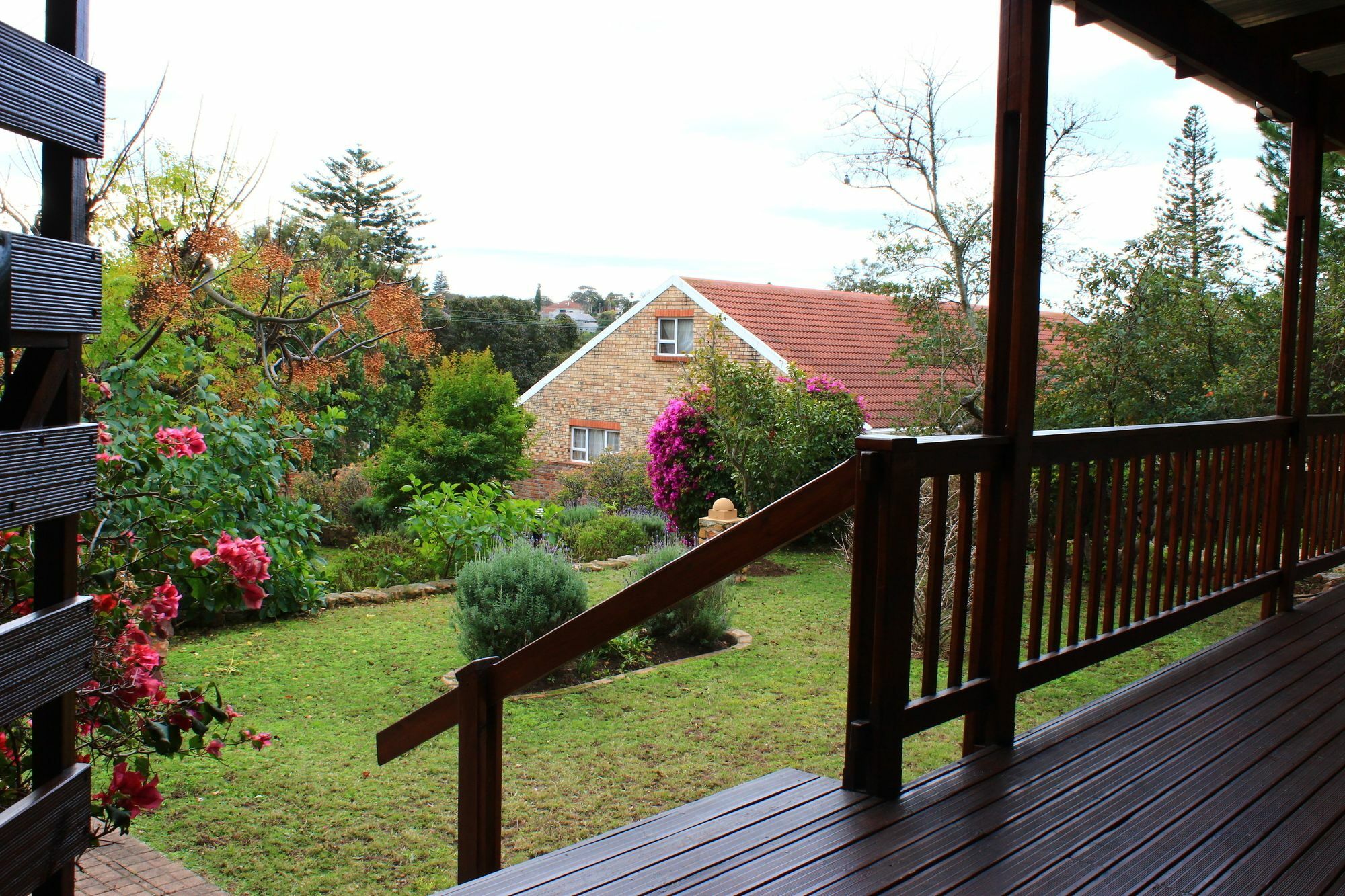 Dempsey'S Self-Catering Guest House Port Elizabeth Exterior photo